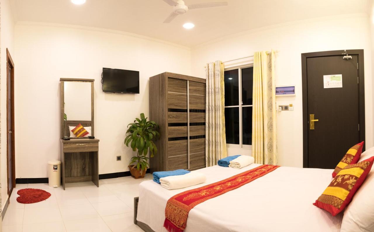 Athiriveli Hotel Thoddoo Exterior photo
